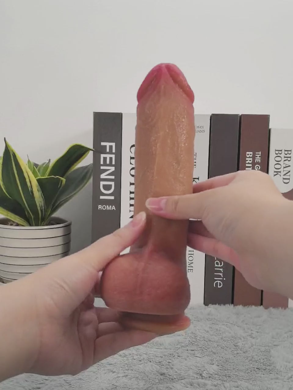 Liam | Realistischer Dildo mit Gleithaut und Stossfunktion | 22 cm